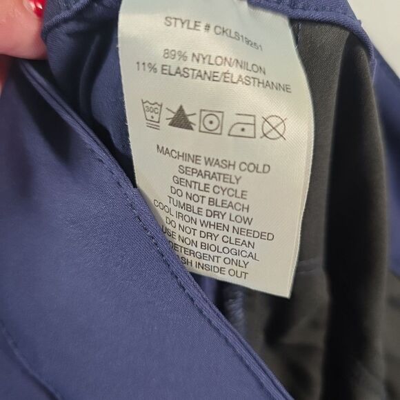 CALVIN KLEIN GOLF  Cody Capri Style Women's size 8 Dri Fit Navy Athleisure - Picture 11 of 11